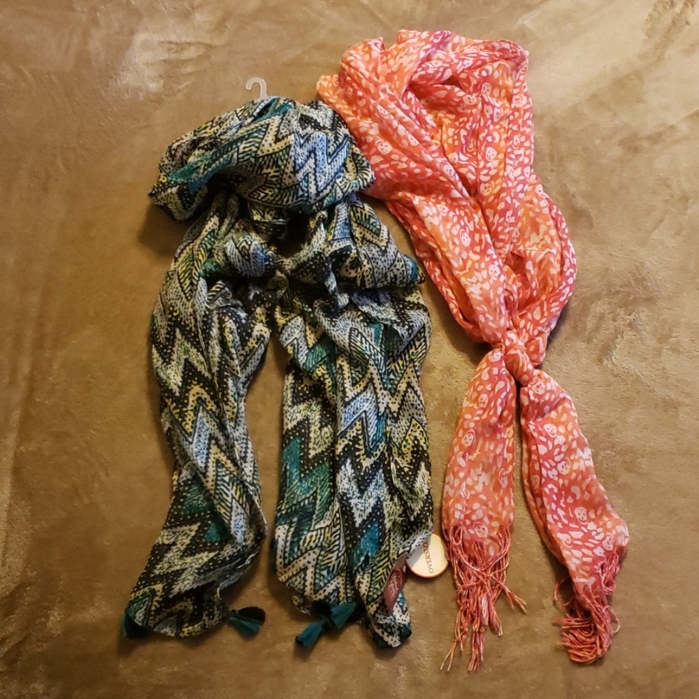 Various scarves - Picture 1 of 7